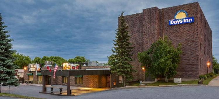 伦弗鲁温德姆戴斯酒店及会议中心(Days Inn by Wyndham Renfrew Conference Centre)图片