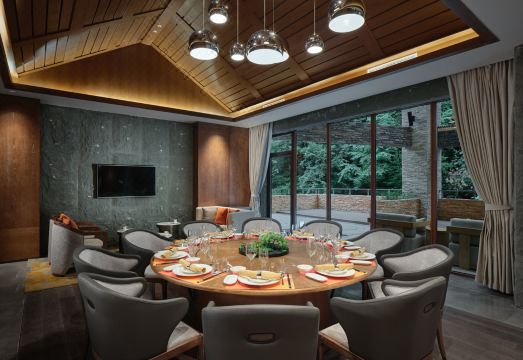 CROWNE PLAZA SHENNONGJIAHotel Overview