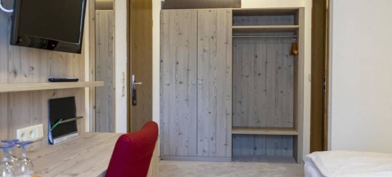 佐拉斯度班酒店(Landgasthaus Zollerstuben)图片