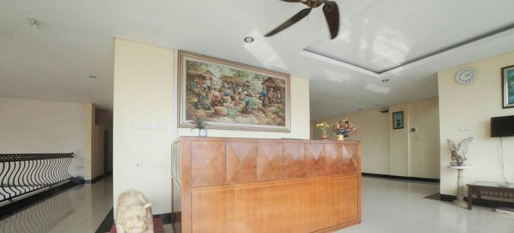 红多兹Plus酒店-近格林普拉姆卡广场购物中心(RedDoorz Plus Near Green Pramuka Square Mall)图片