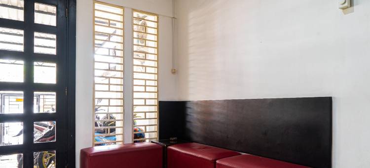 克邦卡仓红多兹酒店(RedDoorz @ Kebon Kacang)图片