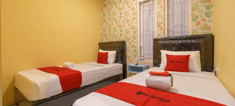 红多兹伊斯兰酒店-近武吉丁宜2号钟楼(RedDoorz Syariah Near Jam Gadang Bukittinggi 2)图片