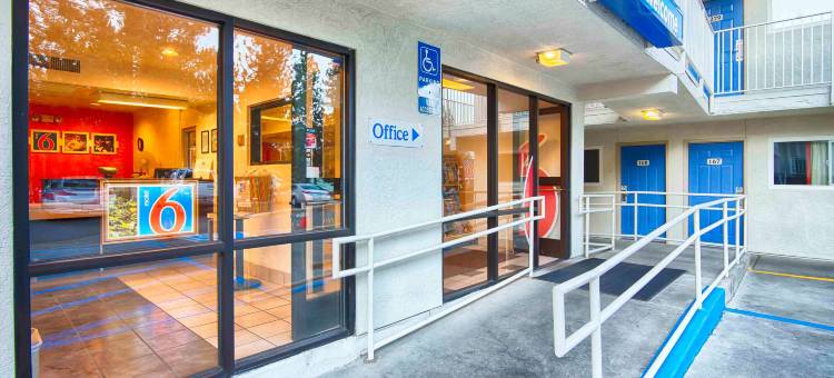 马默斯莱克斯6号汽车旅馆(Motel 6 Mammoth Lakes, CA)图片