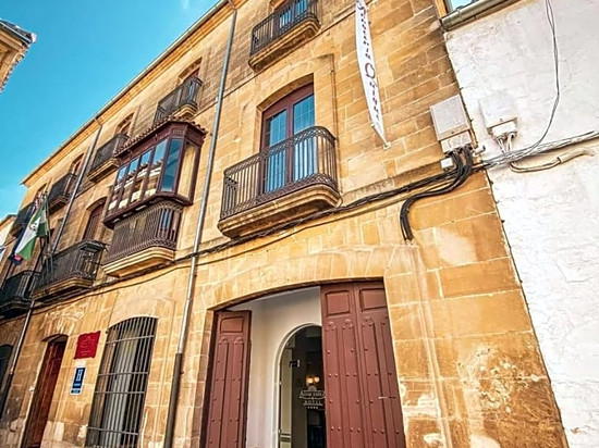 阿尔瓦法尼恩酒店