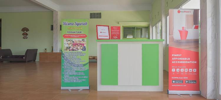 红多兹伊斯兰酒店-近梳邦卡亚威士马博物馆(RedDoorz Syariah Near Museum Wisma Karya Subang)图片