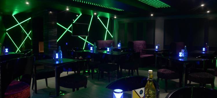 瓦尔茹别墅酒店(Hotel Varju Villa)图片