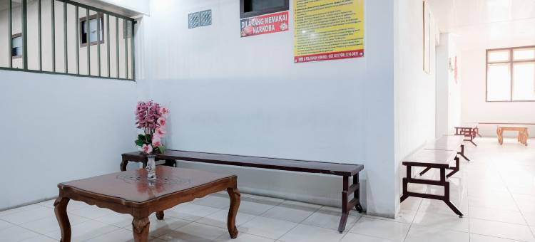 红多兹酒店-近占碑图古佩尔斯(RedDoorz Near Tugu Pers Jambi)图片