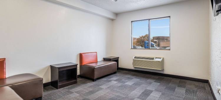 艾尔克格罗夫村6号汽车旅馆(Motel 6 Elk Grove Village, IL)图片