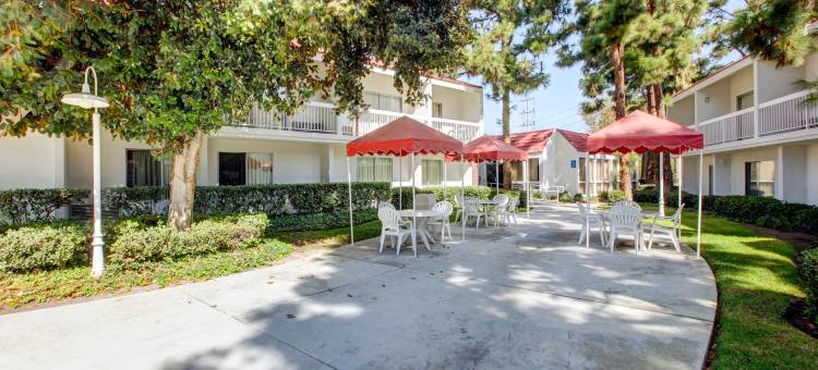 尔湾6号汽车旅馆 - 奥兰治县机场店(Motel 6 Santa Ana, CA - Irvine - Orange County Airport)图片