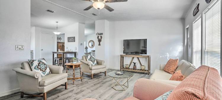 宠物友好型家：距奥克乔比湖10英里！(Pet-Friendly Home 10 Mi to Lake Okeechobee!)图片