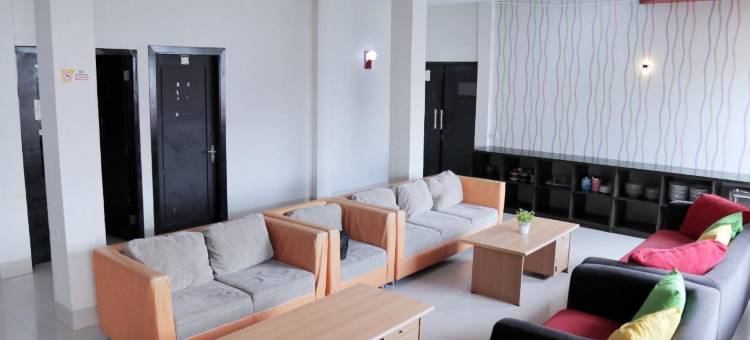 红多兹酒店@帕桑卡尤马穆朱乌塔拉(RedDoorz @ Pasangkayu Mamuju Utara)图片