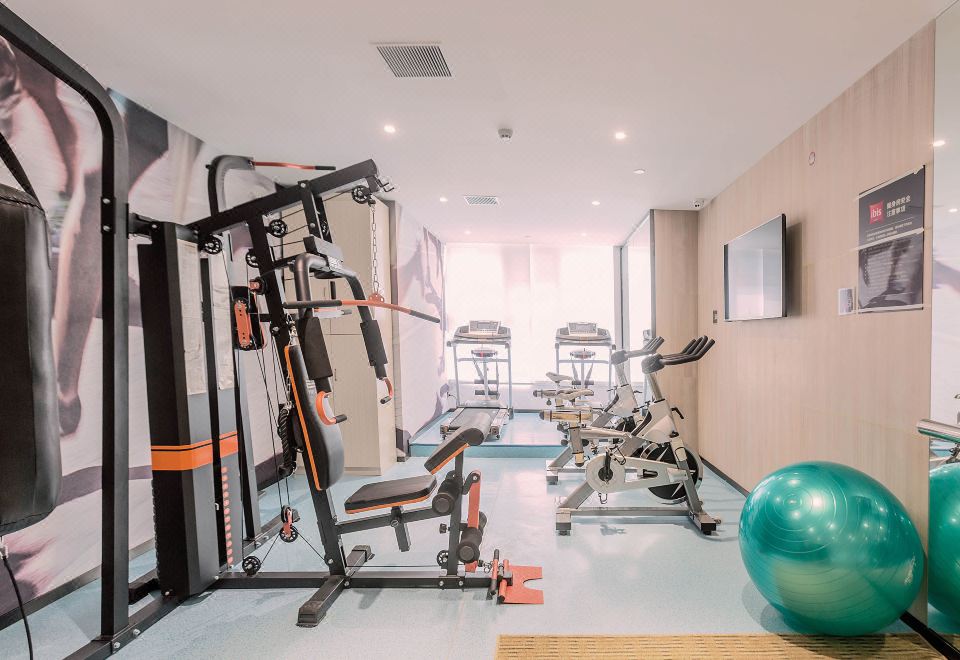 Ibis Hotel (Zhengzhou Tanshili Longhai Road Kaixuanmen) Hotel Overview