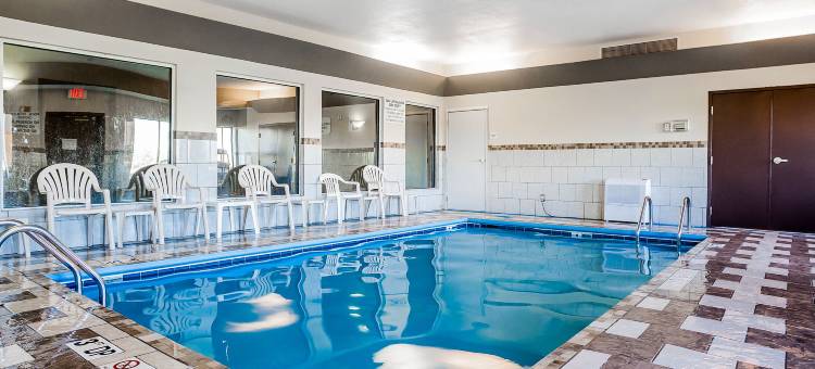 品质酒店及套房-阿尔图纳-得梅因(Quality Inn & Suites Altoona - des Moines)图片