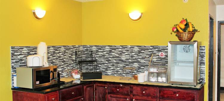 南波士顿弗吉尼亚州速8酒店(Super 8 by Wyndham South Boston VA)图片