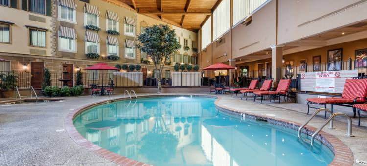 白熊镇贝斯特韦斯特优质酒店(Best Western Plus White Bear Country Inn)图片