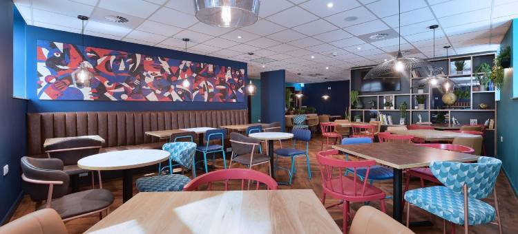 加的夫中央皇后街旅屋酒店(Travelodge Cardiff Central Queen Street)图片