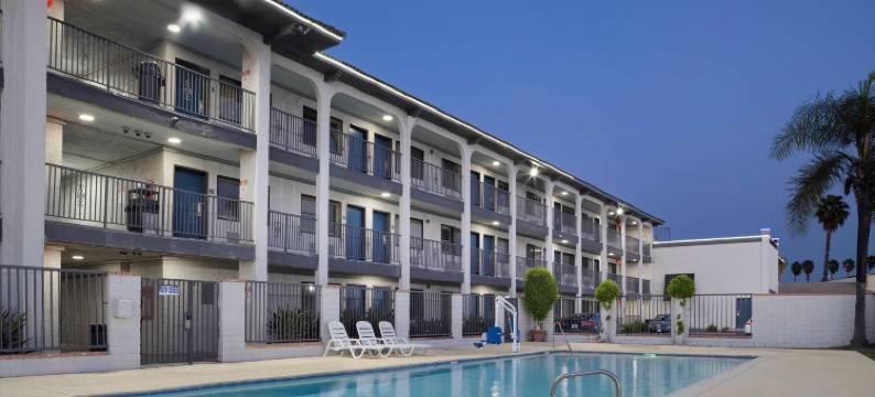 6号汽车旅馆-阿特西亚，加利福尼亚(Motel 6 Artesia, CA)图片