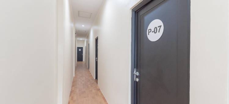 红多兹酒店-近冼都环路出口收费站(RedDoorz Near Exit Toll Sirkuit Sentul)图片