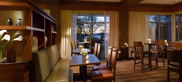 伯灵顿港万怡酒店(Courtyard Burlington Harbor)图片