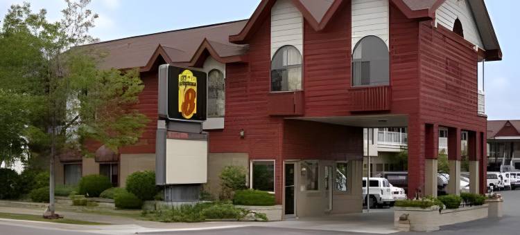 麦基诺城-海滨区速8酒店(Super 8 by Wyndham Mackinaw City/Beachfront Area)图片