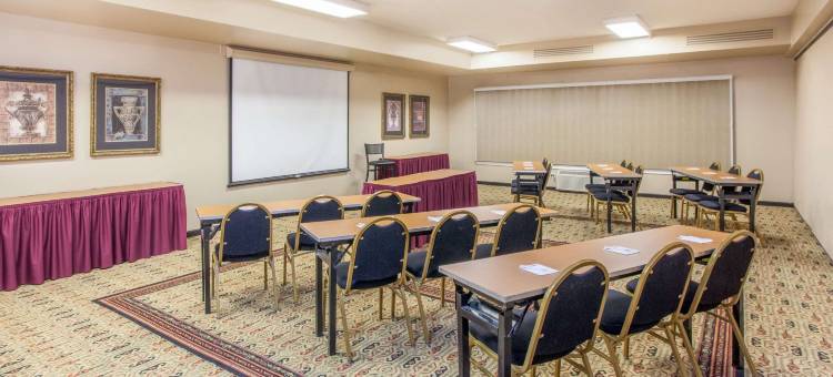 布卢明顿浩枫温德姆公寓(Hawthorn Extended Stay by Wyndham Bloomington)图片