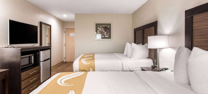 近奥特莱斯的默特尔比奇品质酒店及套房(Quality Inn & Suites Myrtle Beach Near Outlets)图片