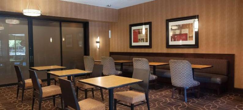 湖畔克里夫兰市中心希尔顿逸林酒店及度假村(DoubleTree by Hilton Hotel Cleveland Downtown - Lakeside)图片