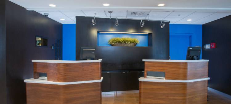 波士顿雷纳姆万怡酒店(Courtyard Boston Raynham)图片