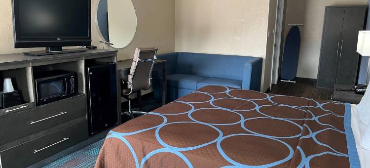 纽波特纽斯温德姆速8酒店(Super 8 by Wyndham Newport News)图片