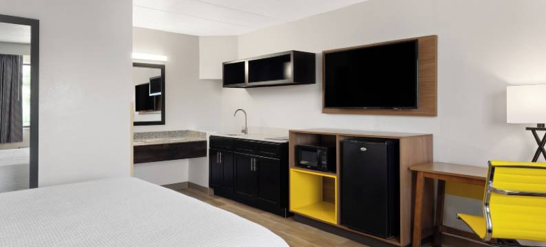 温德姆戴斯酒店及套房-印第安纳波利斯机场东(Days Inn & Suites by Wyndham Indianapolis Airport East)图片