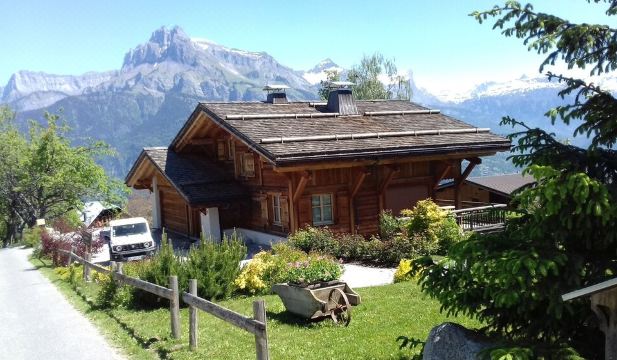 F4 apartment in chalet facing Mont Blanc (pets not allowed) Hotel Overview