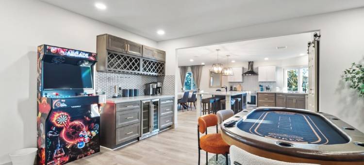 螺旋山和市中心雅致泳池度假别墅！(Elegant Pool Villa In Mount Helix, close to DT!)图片