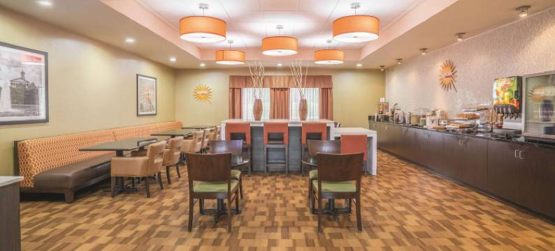 士麦那纳什维尔拉昆塔温德姆套房酒店(La Quinta Inn & Suites by Wyndham Smyrna TN - Nashville)图片