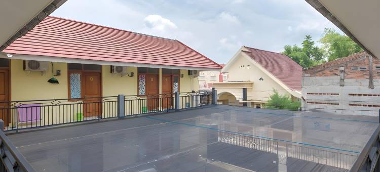 库尔科斯特酒店-近巴苏鲁安戈尔温东苏洛帕蒂(KoolKost Near Gor Untung Suropati)图片
