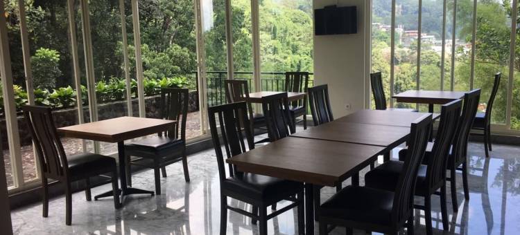 特雷特斯普里根阿拉旅馆(Arainn Bed & Breakfast Tretes Prigen by ecommerceloka)图片