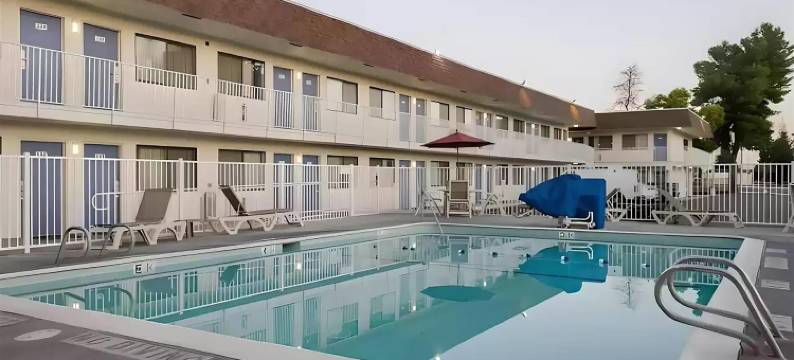 图洛克丽笙酒店公园客栈(Super 8 by Wyndham Turlock)图片