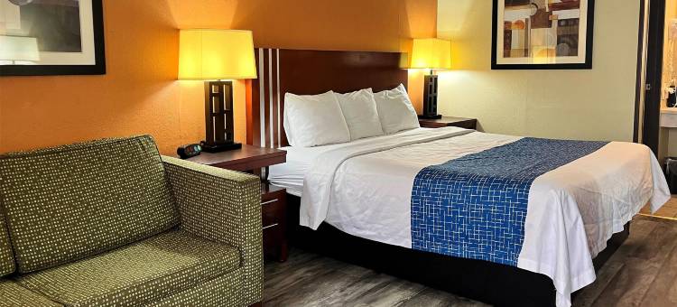 西摩Travelodge by Wyndham(Travelodge by Wyndham Seymour)图片