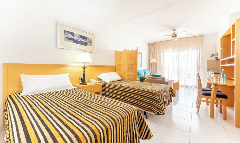 Hollywood Mirage - Excel Hotels & ResortsOver view