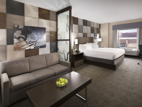 俄克拉何马城中心-布里克顿智选假日套房酒店