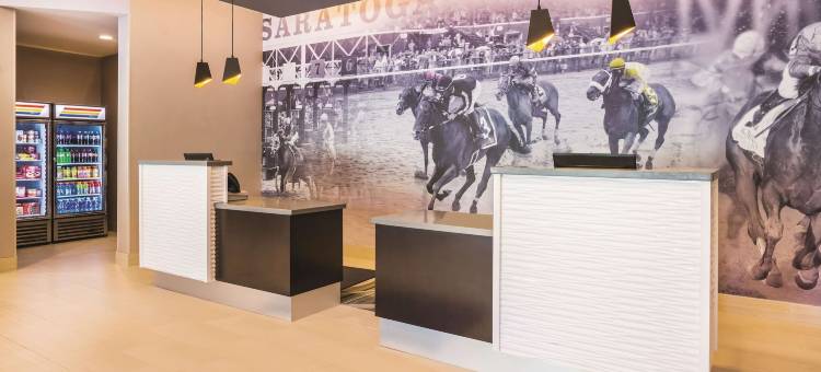 拉昆塔温德姆酒店套房克利夫顿公园/萨拉托加地区(La Quinta Inn & Suites by Wyndham Clifton Park/Saratoga Area)图片