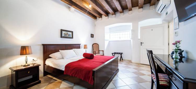 桑斯广场公寓(Sunce Palace Apartments with Free Offsite Parking)图片