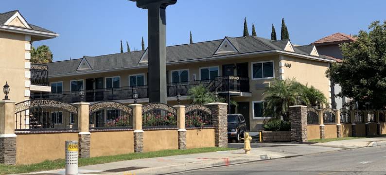西科维纳核桃套房酒店(Walnut Inn & Suites West Covina)图片