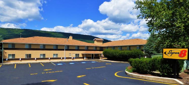 伯恩汉姆-刘易斯敦速8酒店(Super 8 by Wyndham Burnham/Lewistown)图片