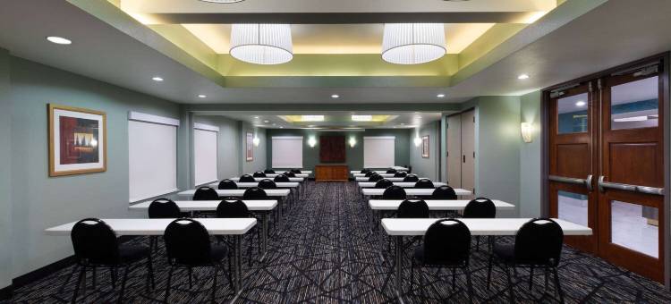 奥拉西拉昆塔温德姆套房酒店(La Quinta Inn & Suites by Wyndham Olathe)图片