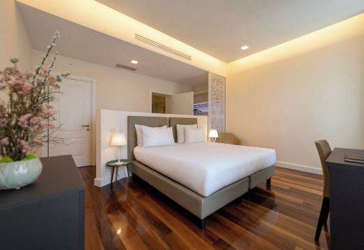 Hotel Vis à Vis Hotel Overview