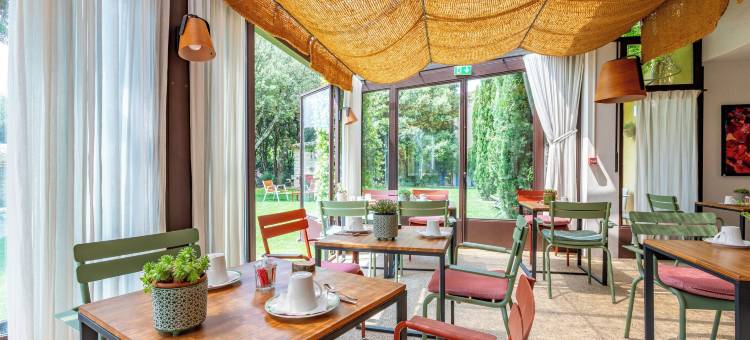 洛吉斯格里尼昂城堡酒店及橡树林餐厅(Logis la Bastide de Grignan Hotel & Restaurant "La Chênaie")图片