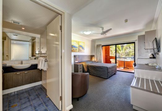 Kacy's Bargara Beach Motel Hotel Overview
