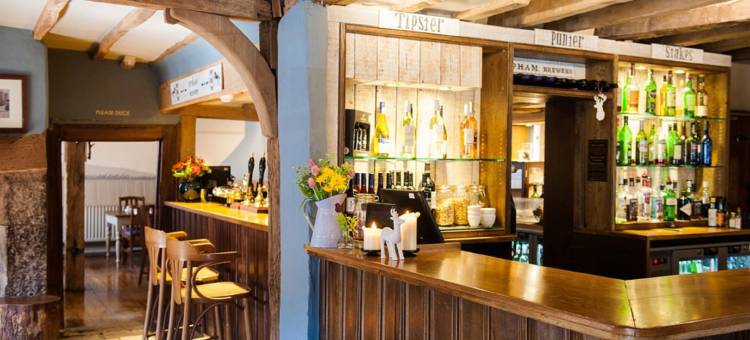 南哈丁白鹿旅馆(The White Hart, South Harting)图片