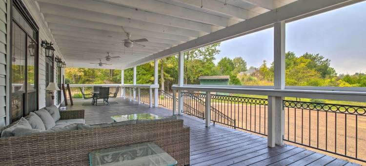 Starkvegas俱乐部会所~距离MSU校园2英里！(Starkvegas Clubhouse ~ 2 Mi to MSU Campus!)图片