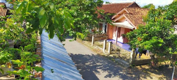 班雅萨里阿克萨宾馆(Aqsa Guest House Banjarsari)图片